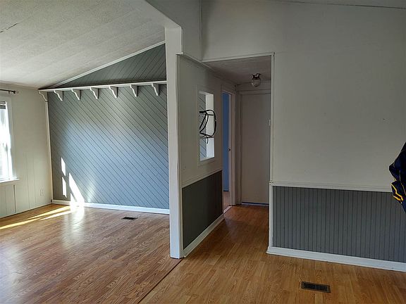 5th image of 2448 Katie Ln