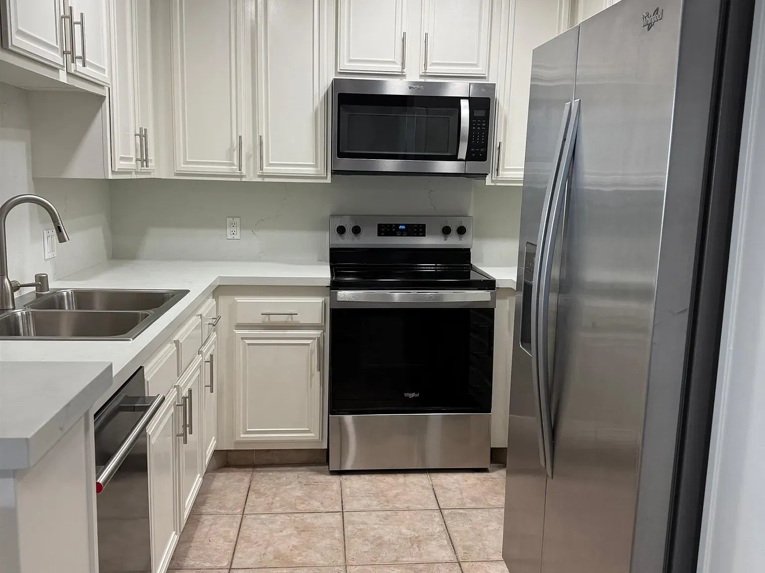 2 bed, 2.0 bath, 1257 sqft, $3,700 — Photo 4