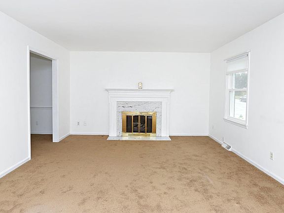 2nd image of 1271 Gainesway Dr
