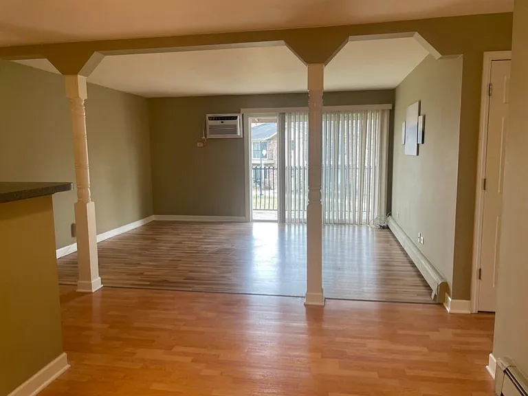 16W481 Lake Dr — Photo 7