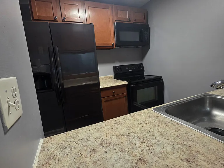 4 Banyan Wood Ct #103 — Photo 2