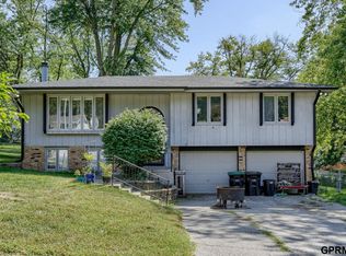 9523 Taylor St N, Omaha, NE 68134