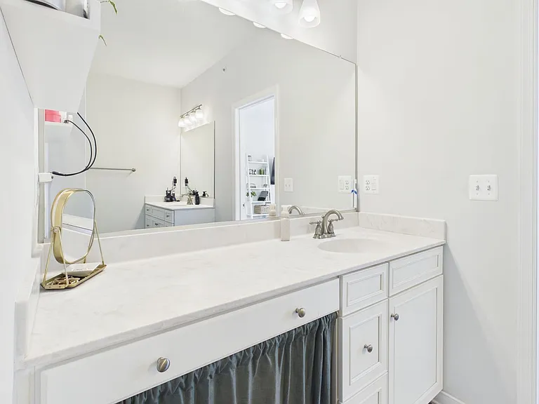 5931 Laurel Bed Ln #B — Photo 25