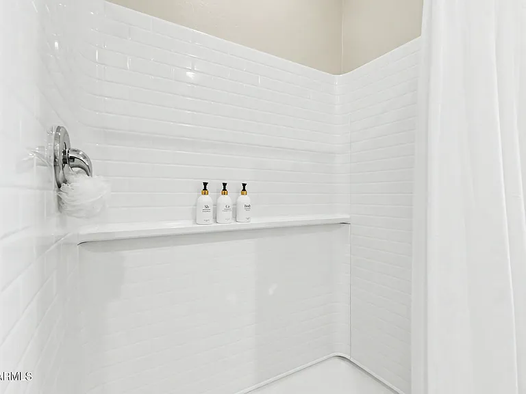 15634 W Winslow Ave — Photo 21