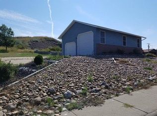 28 Jet Dr N, Glasgow, MT 59230