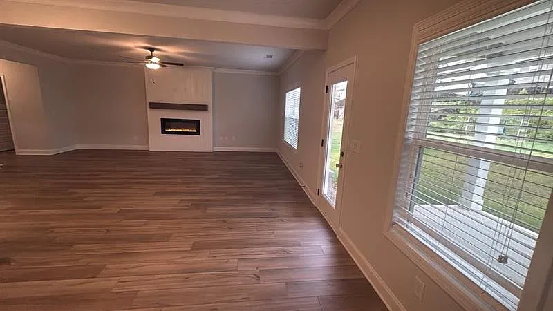 4 bed, 2250 sqft, $2,700 — Photo 4