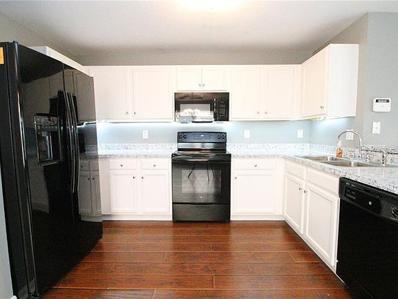5th image of 4577 Limerick Dr