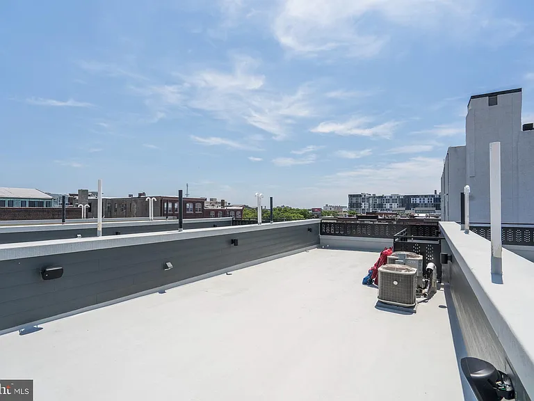 1432 Clymer St #3 — Photo 21