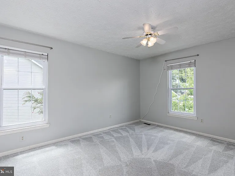 2807 Chapman Ct — Photo 25