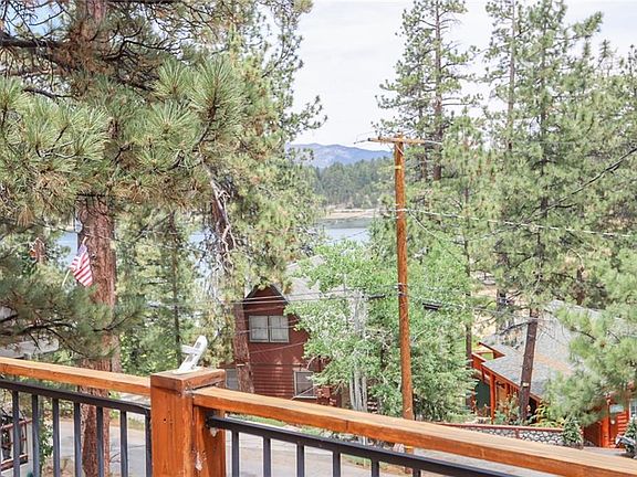 4th image of 720 Cove Dr