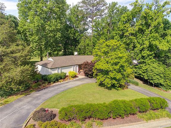2nd image of 14337 Country Club Dr