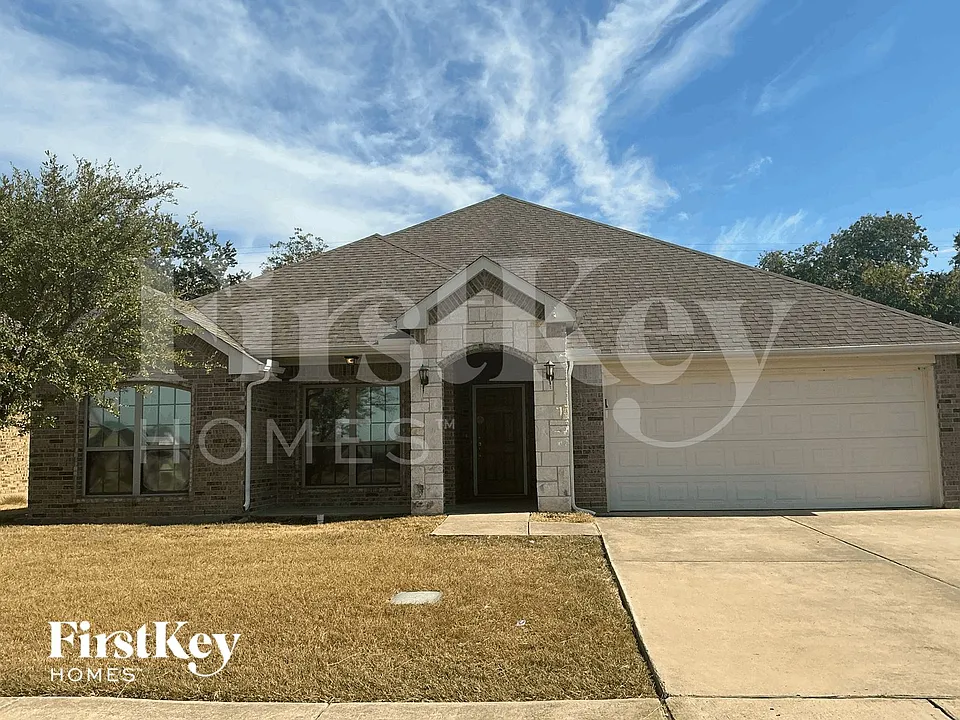 805 Oakmont Dr