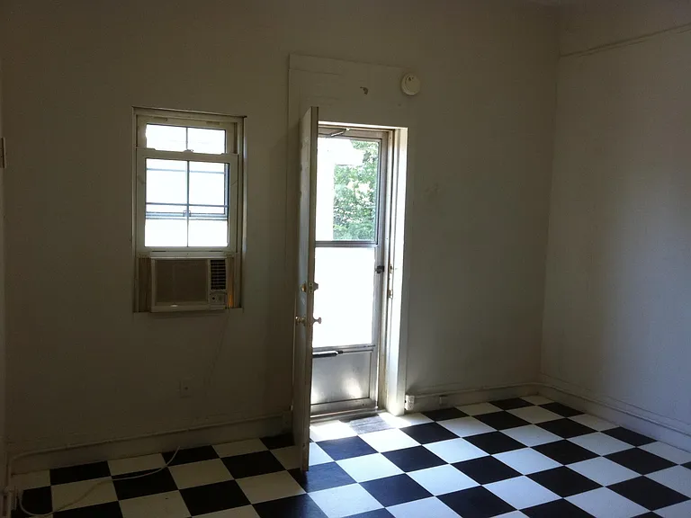 1213 Ohio St #4 — Photo 4