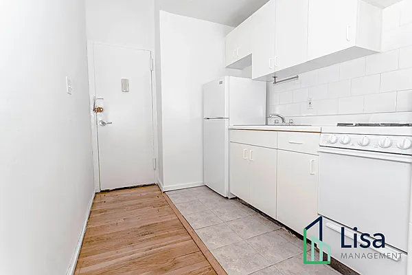 Rented by Lisa Management Inc | media 7