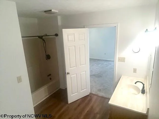 1392 Bennett Dr — Photo 11