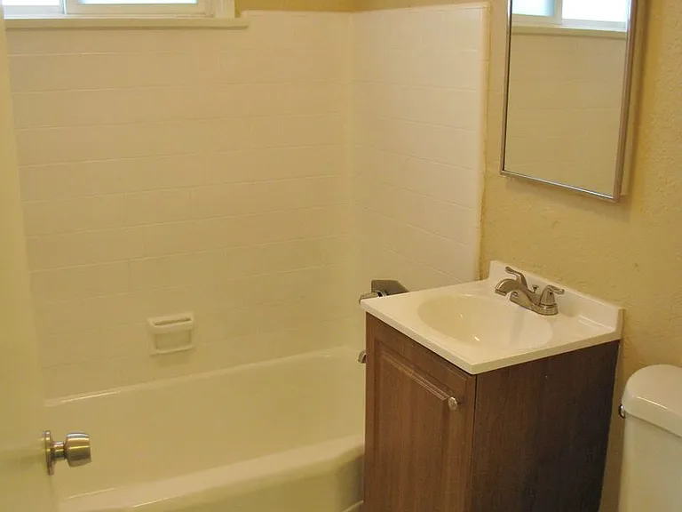 1703 W Balboa Blvd — Photo 10