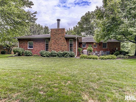 3rd image of 13913 Linn Dr
