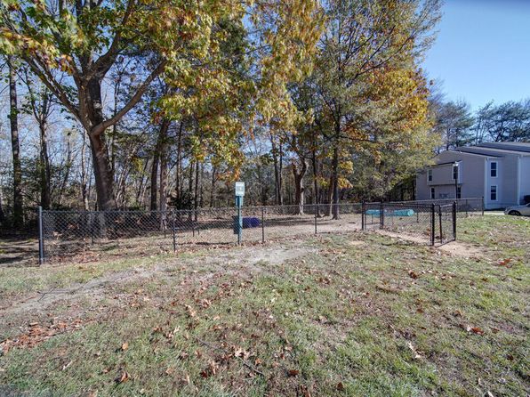 856 Lakecrest Ave #2F