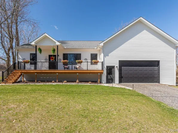 619 N Watkins, Perry, MI 48872