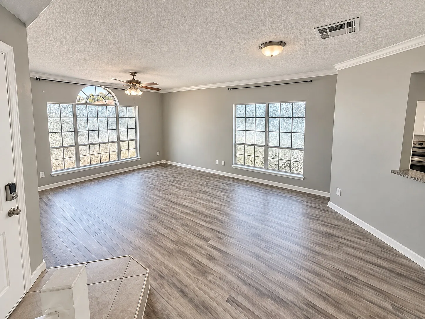 750 Olympic Cir — Photo 1