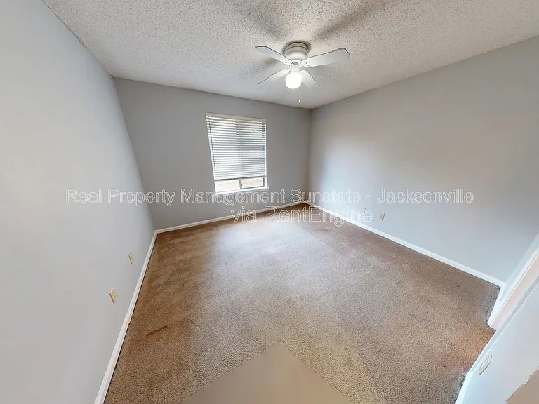 11256 Windtree Dr E — Photo 11