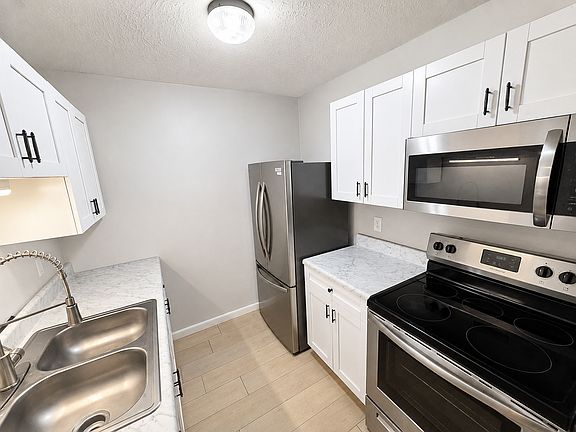 3rd image of 2018 Merrill Ave