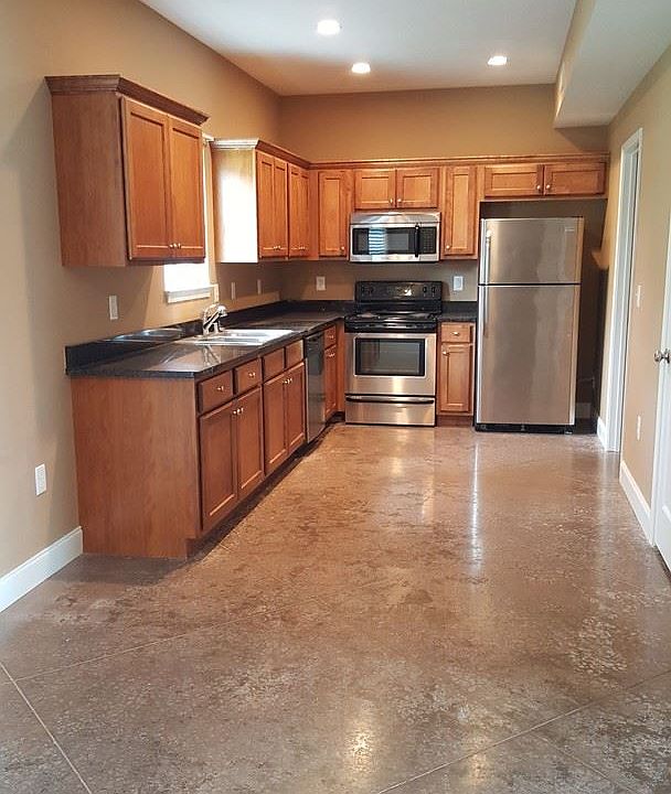1st image of 565 Walnut Creek Dr
