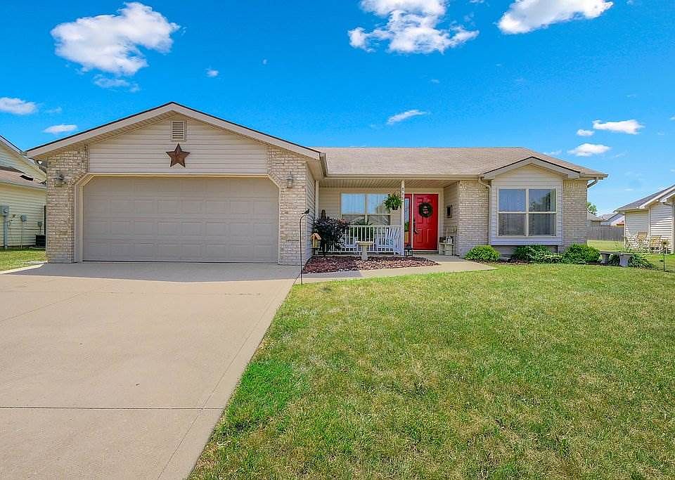 1st image of 866 Valley River Dr