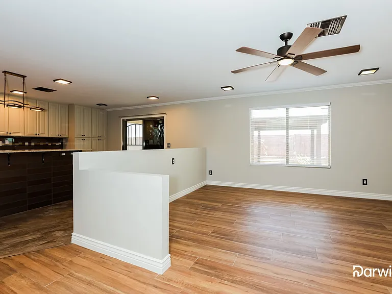 23696 N Oasis Blvd — Photo 4
