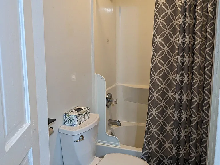 457 Forest Ave #1 — Photo 6