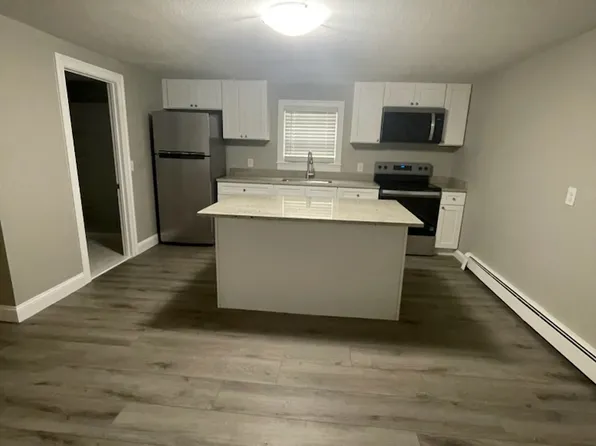 361 Privilege St #1L, Woonsocket, RI 02895
