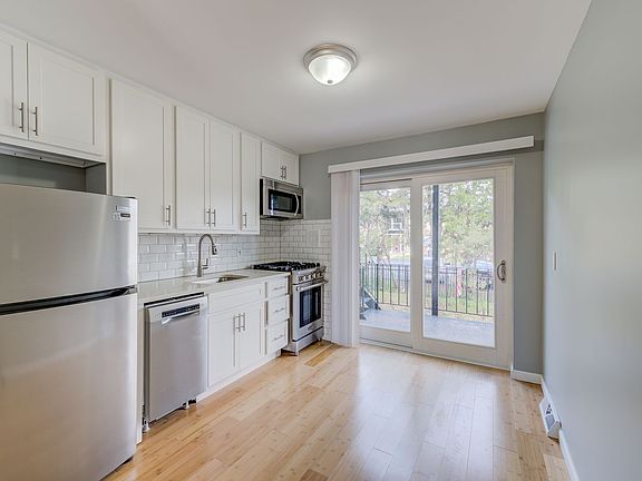 3rd image of 1 Heartwoods Ct APT D