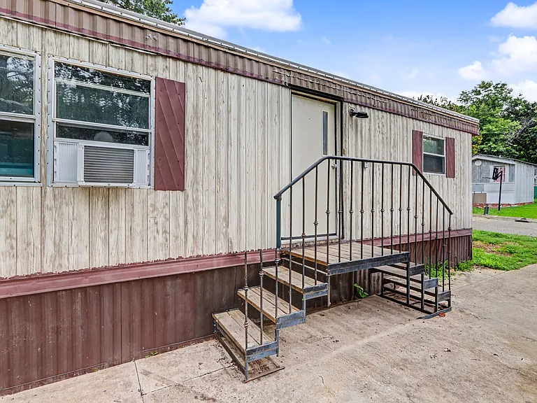 2751 Malvern Ave #35 — Photo 3
