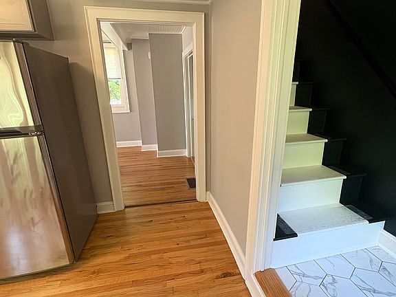 5th image of 1151 Rosedale Dr NE #B