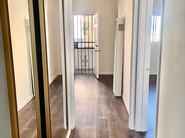 4233 Avocado St #4237-1/2 — Photo 10