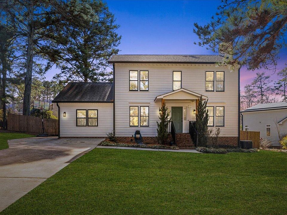 1st image of 201 Pinewood Dr