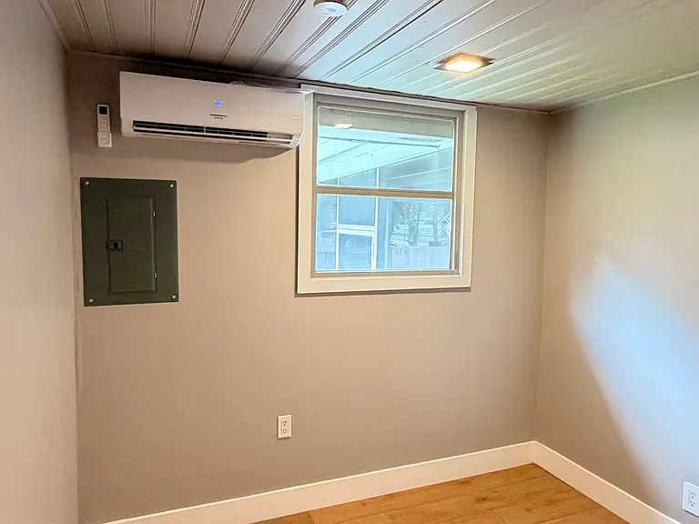 5335 Vanderlin St — Photo 3