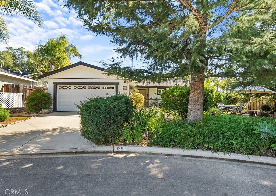 1st image of 1251 Rowena Ave