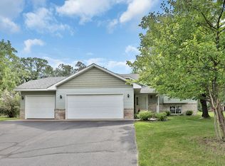 39153 Riverside Ct, North Branch, MN 55056