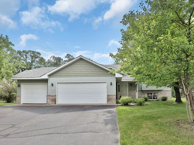 39153 Riverside Ct, North Branch, MN, 55056