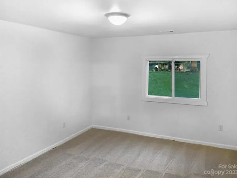 1009 McLain Rd — Photo 6