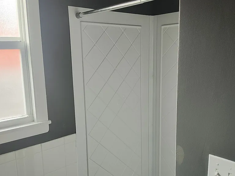 200 Park Ave #5 — Photo 5