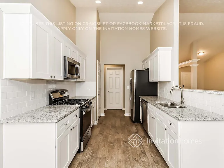 236 Bridgestone Ln — Photo 6