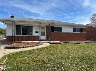 31374 Pinto Dr, Warren, MI 48093