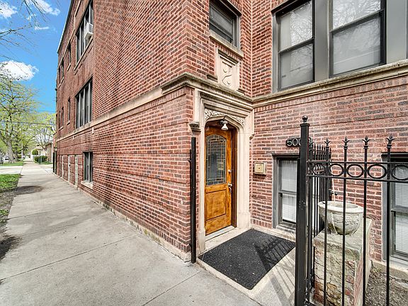 4th image of 5000 N Ridgeway Ave