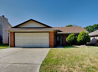 4204 Green Acres Cir, Arlington, TX 76017