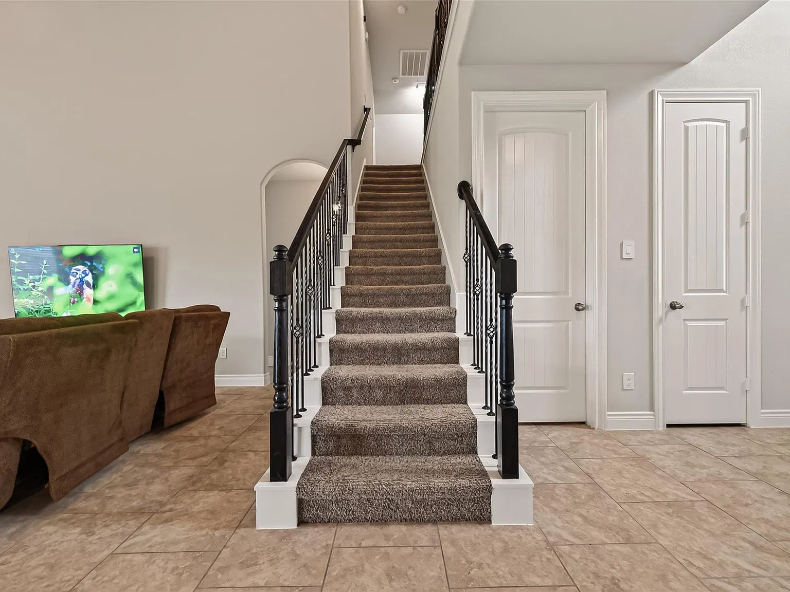 4 bed, 3.5 bath, 3019 sqft, $3,000 — Photo 4