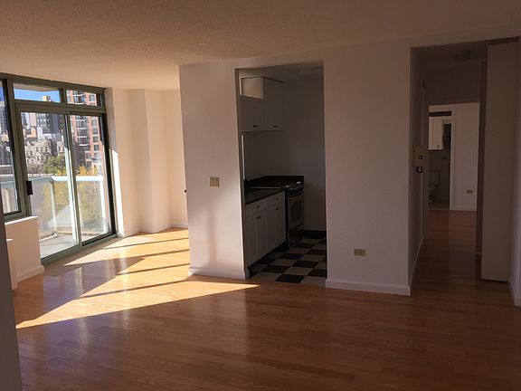 4th image of 250 E Houston St APT 7D