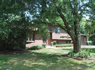 5S611 Beau Bien Blvd, Naperville, IL 60540