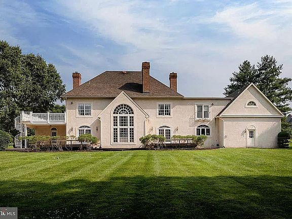 4th image of 505 Wheatfield Ln